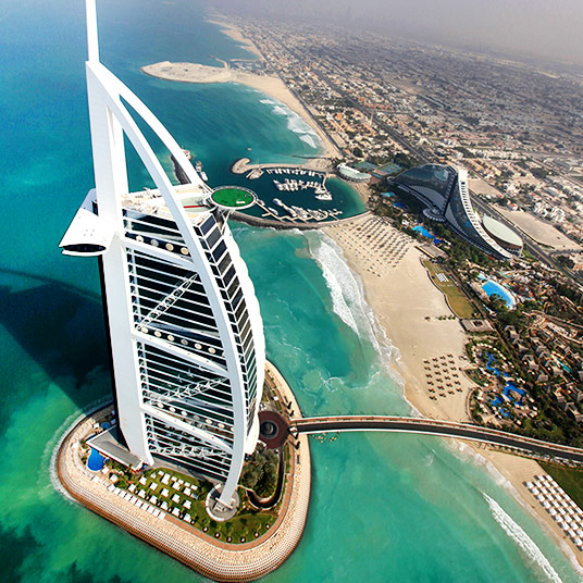 Burj al Arab : grand hotel de luxe 7 étoiles à Dubai