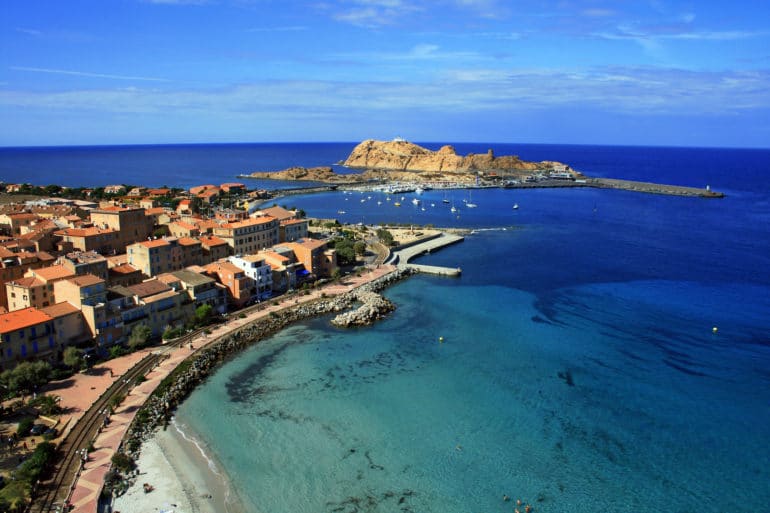Visiter l'île Rousse en Corse 