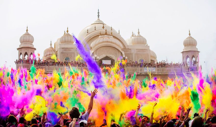 Holi  : fête des couleurs en Inde au mois de mars
