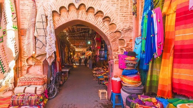 Souk de Marrakech au Maroc en Mai